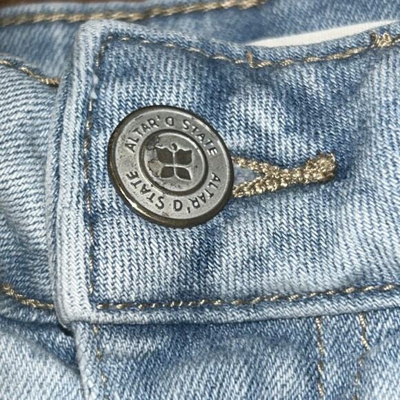 Woman’s Altr’d State Frayed Denim 2 Tone Shorts Size 29 - Picture 3 of 7